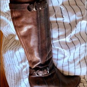 NWOT Frye Parker D ring Knee High genuine leather boots